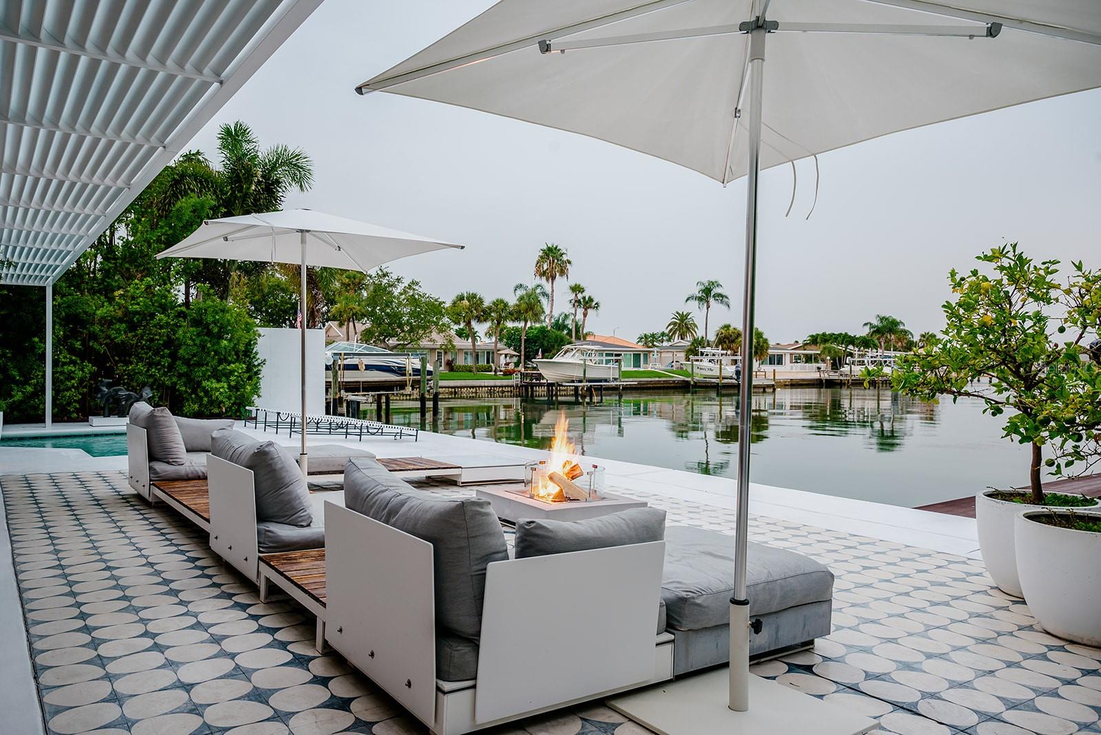 THREE PALMS POINT - Residential