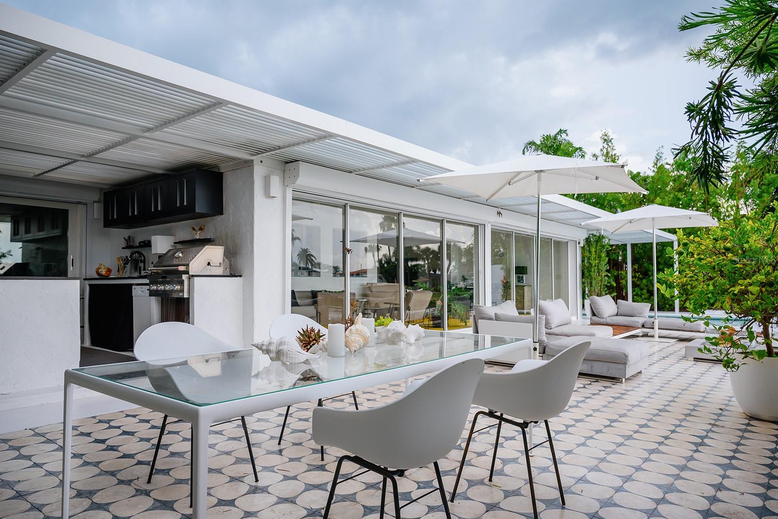 THREE PALMS POINT - Residential