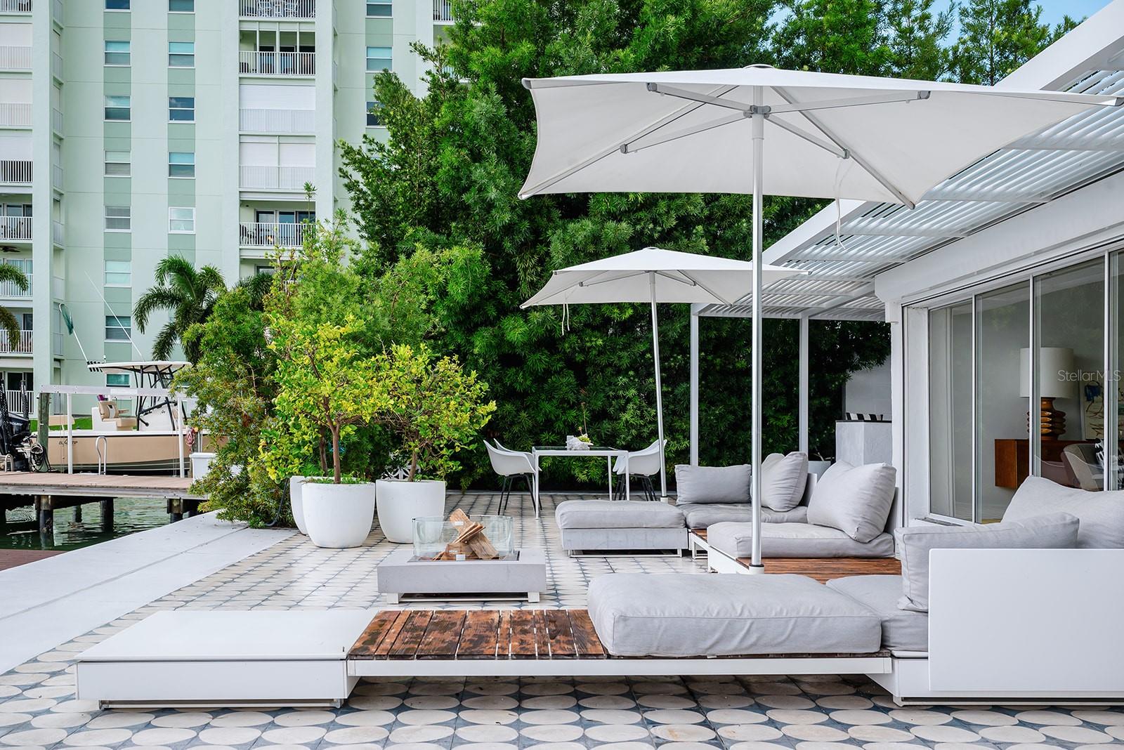 THREE PALMS POINT - Residential