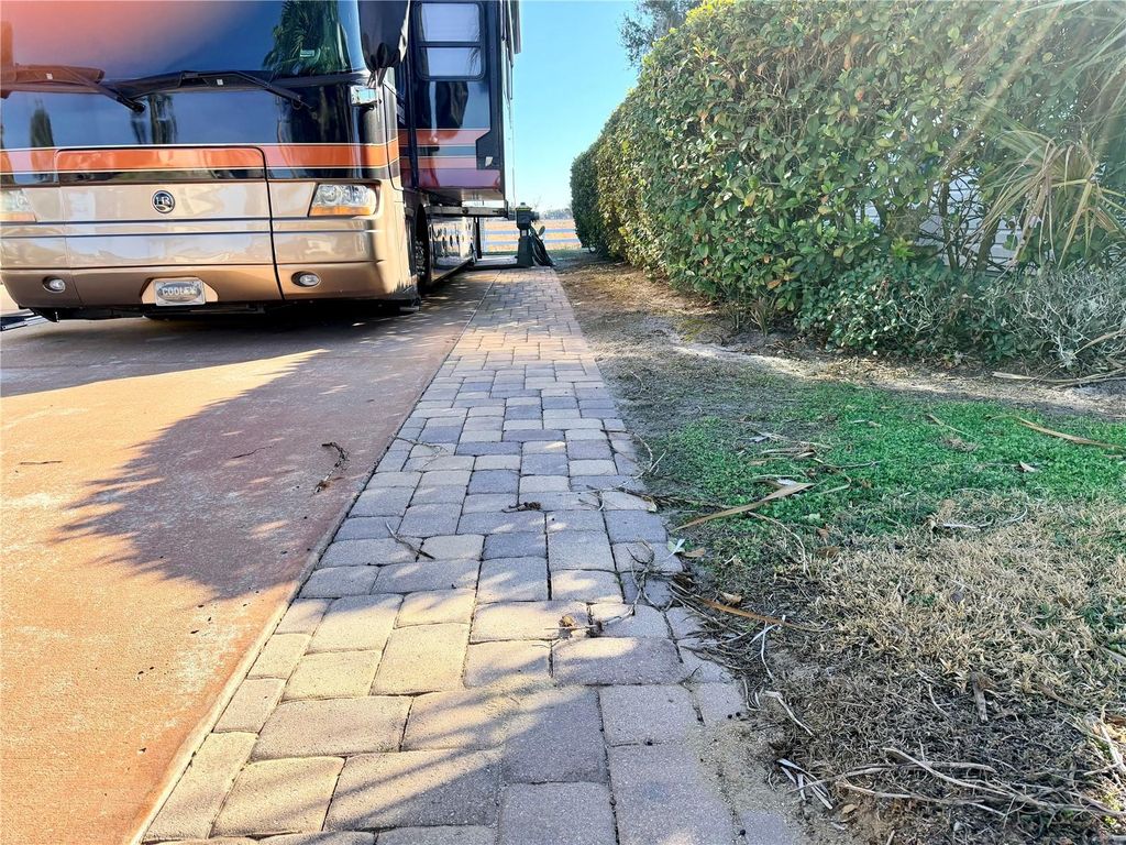 Photo of 4805 SE 94th Avenue, Webster, FL 33597 (MLS # G5107921)