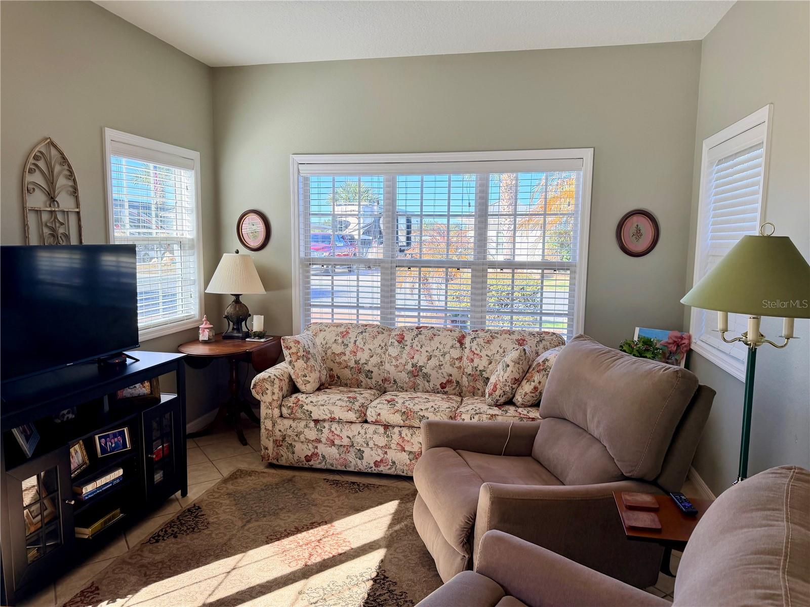 FLORIDA GRANDE MOTOR COACH RESIDENCE - Land