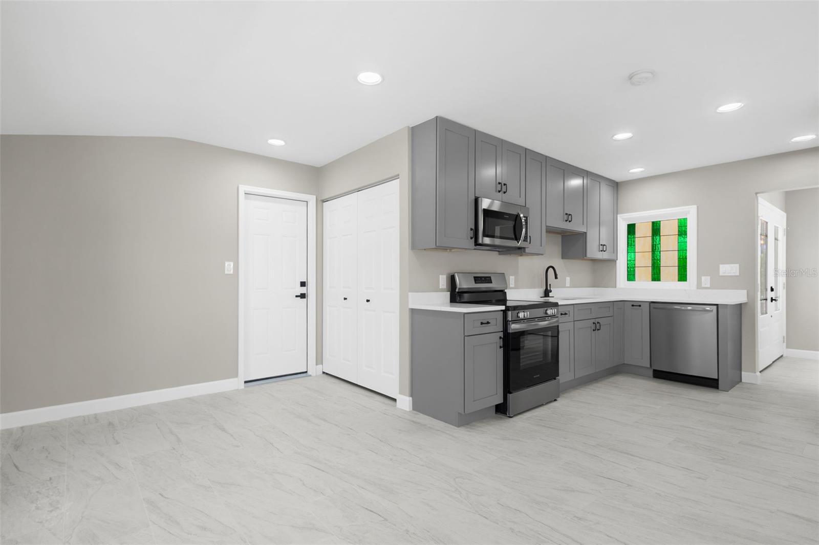 APOLLO BEACH UNIT TWO - Residential