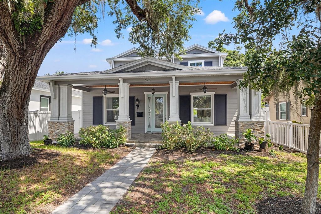 Photo of 625 38th Avenue N, St Petersburg, FL 33704 (MLS # TB8411692)