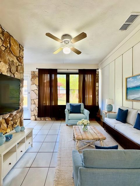 A home in HOMOSASSA