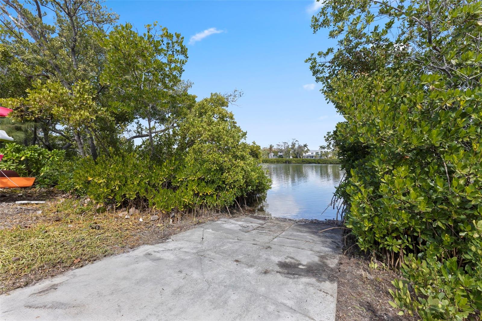 LONGBOAT ARMS - Residential Lease