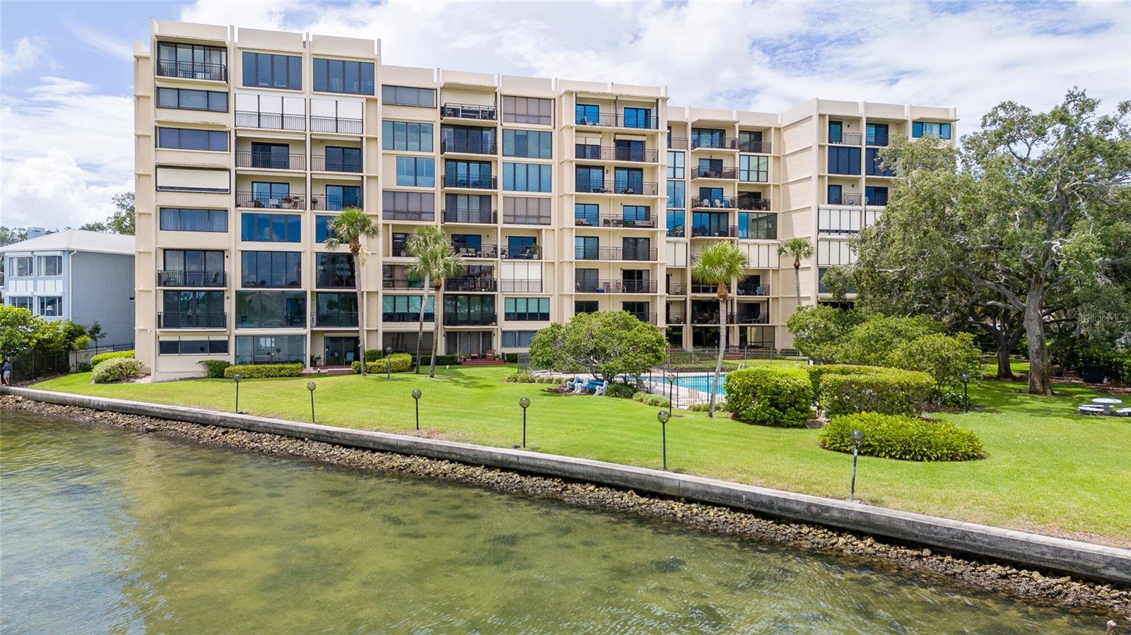 5020 BAYSHORE BOULEVARD 201