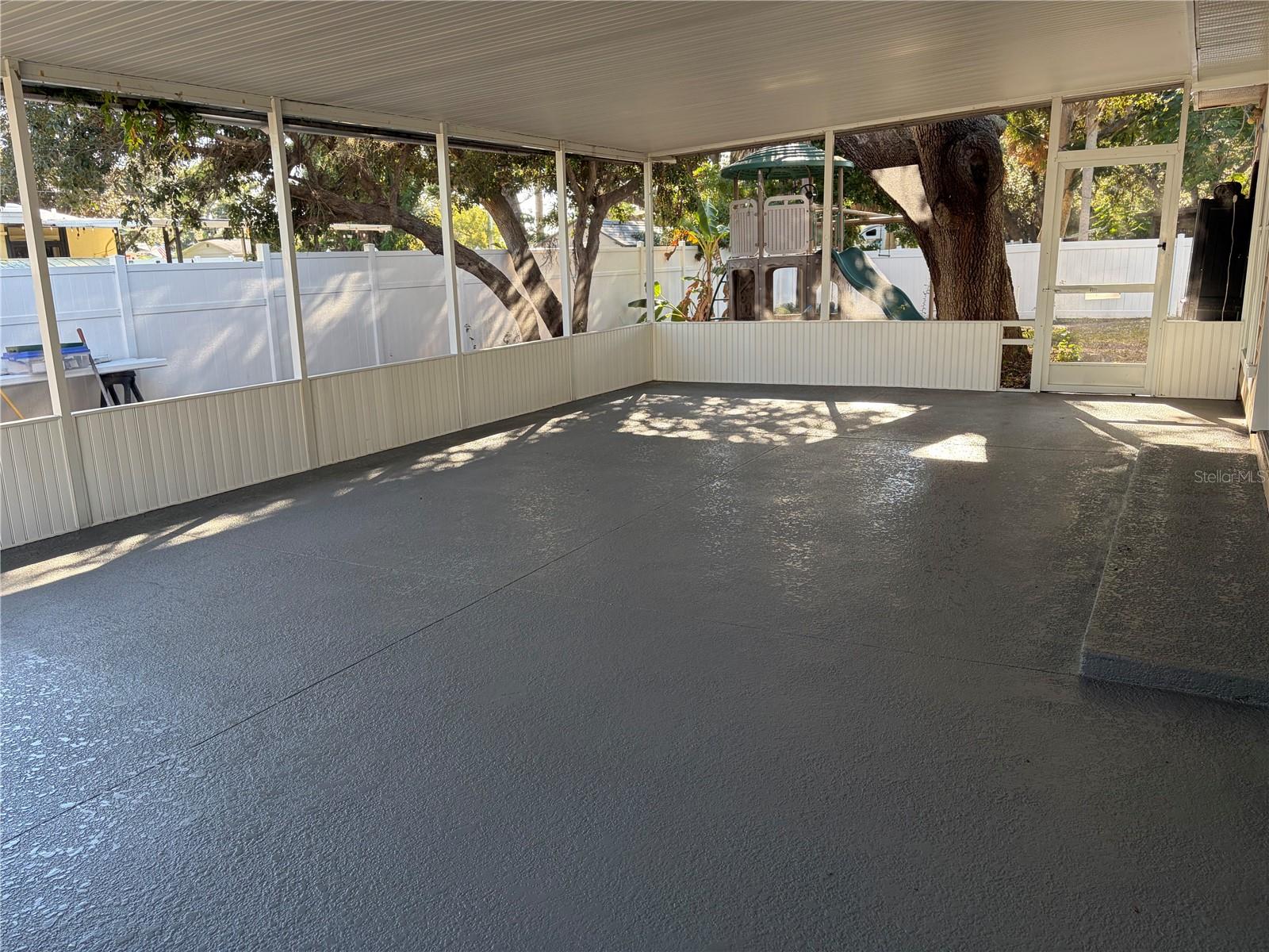 SOUTH VENICE - Residential