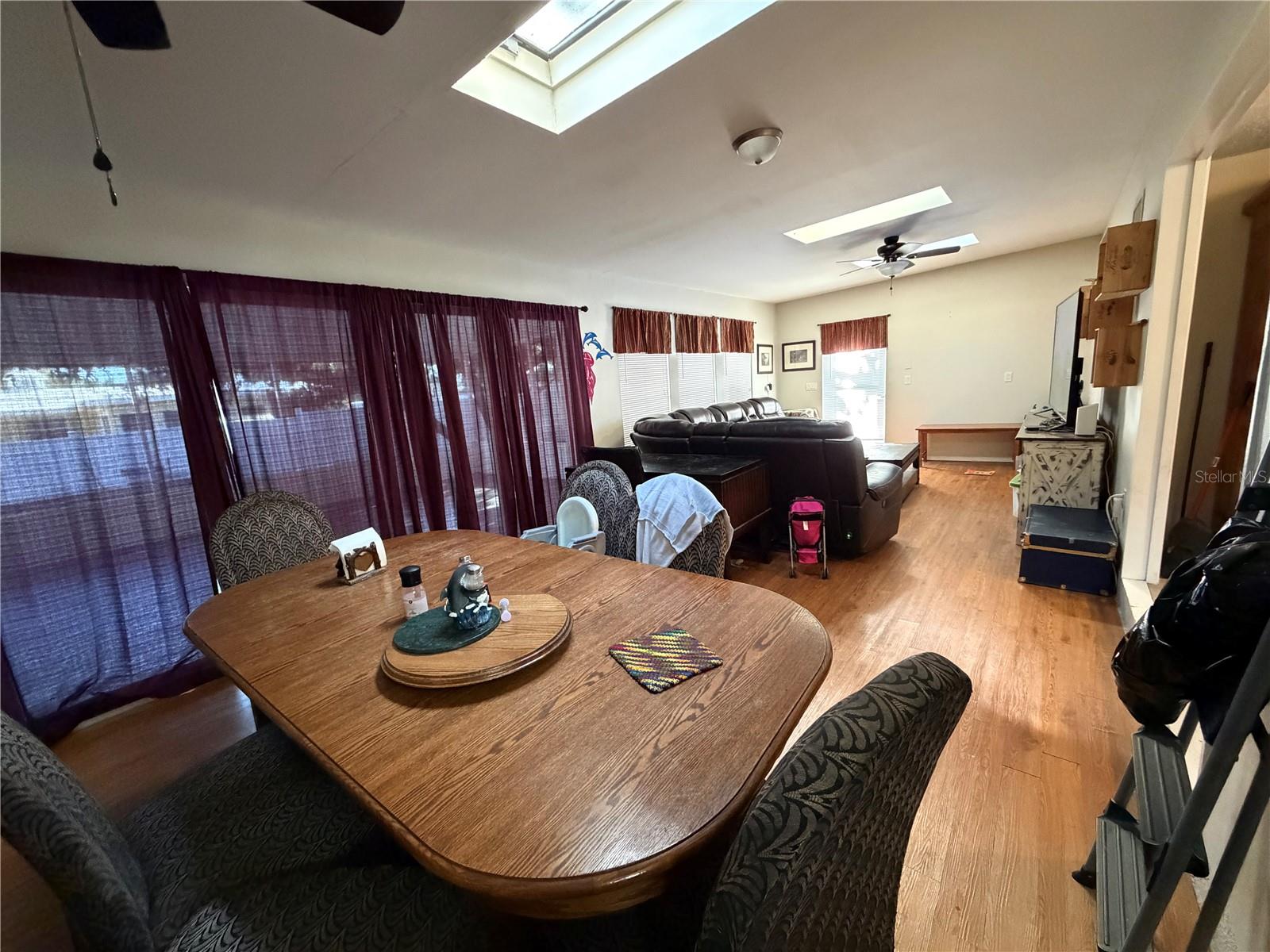 SOUTH VENICE - Residential