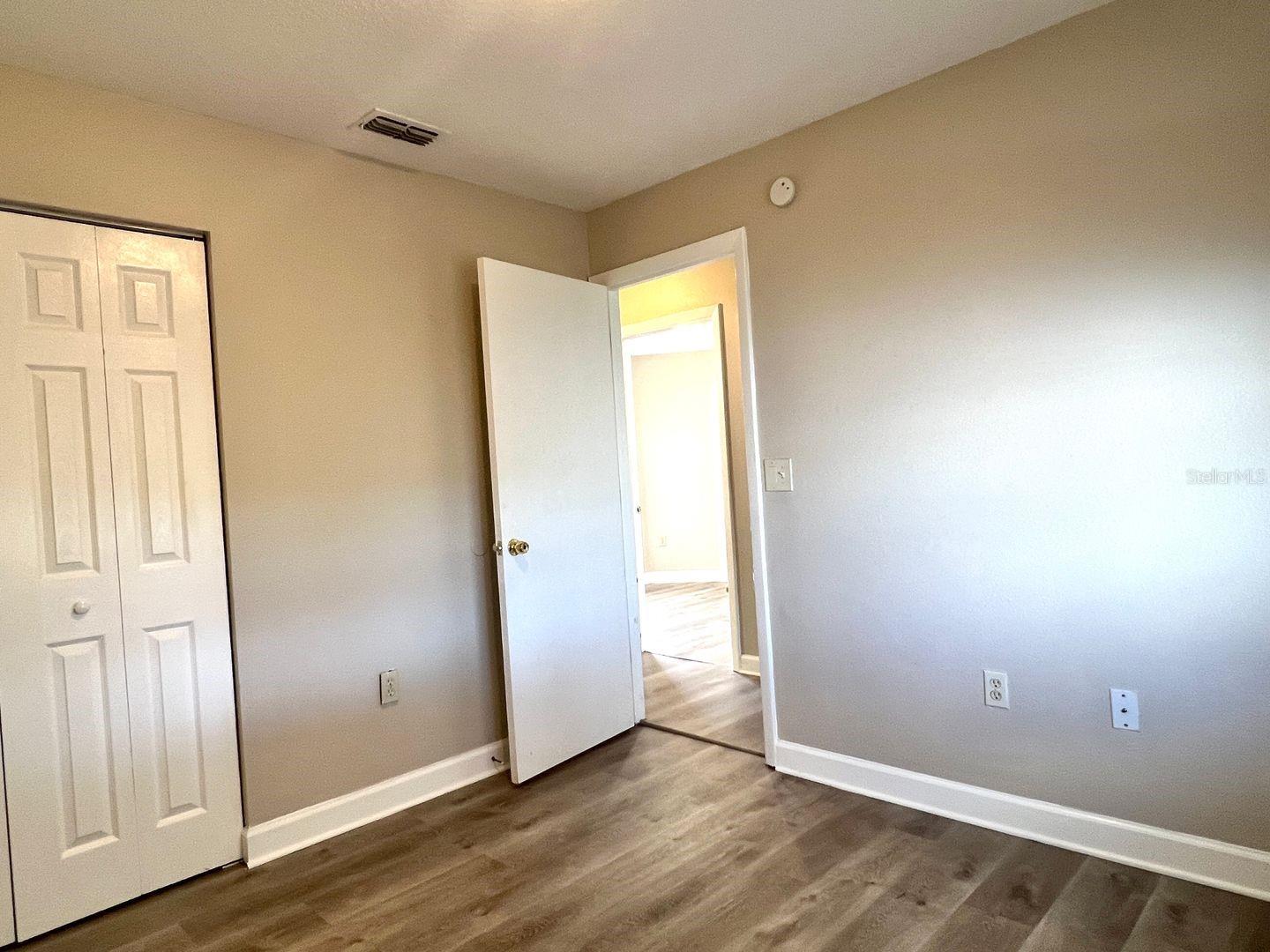 LAKEVIEW VILLAGE SEC L UNI - Residential Lease