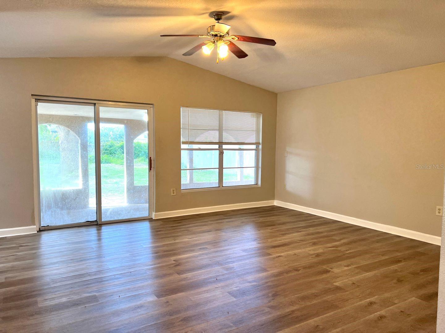 LAKEVIEW VILLAGE SEC L UNI - Residential Lease