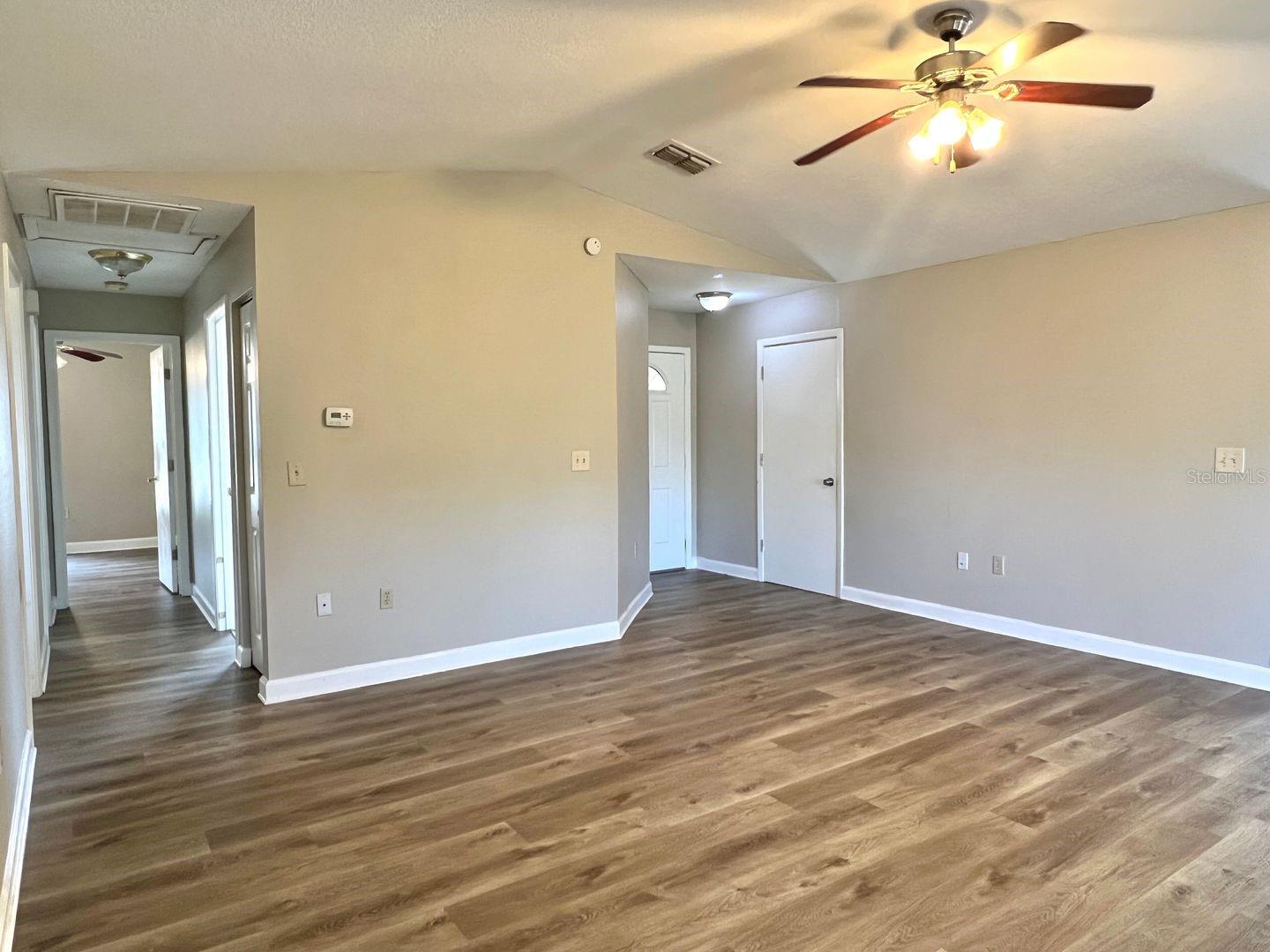 LAKEVIEW VILLAGE SEC L UNI - Residential Lease