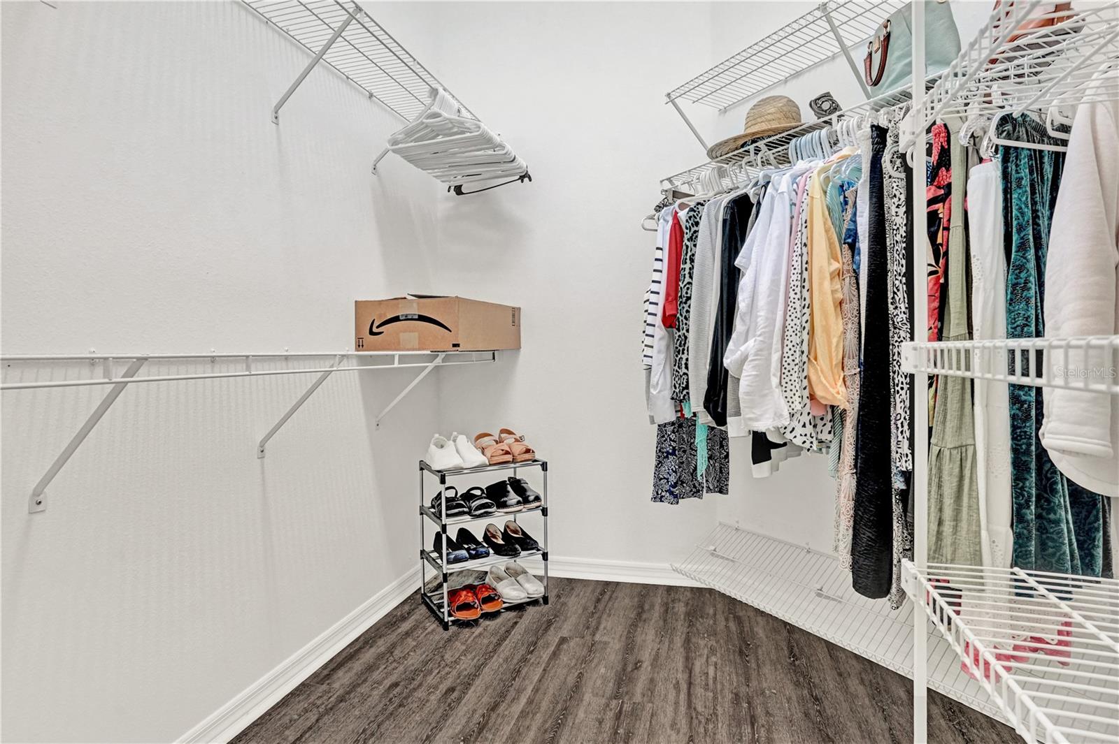 THE VILLAS OF EAGLE CREEK III & IV - Residential