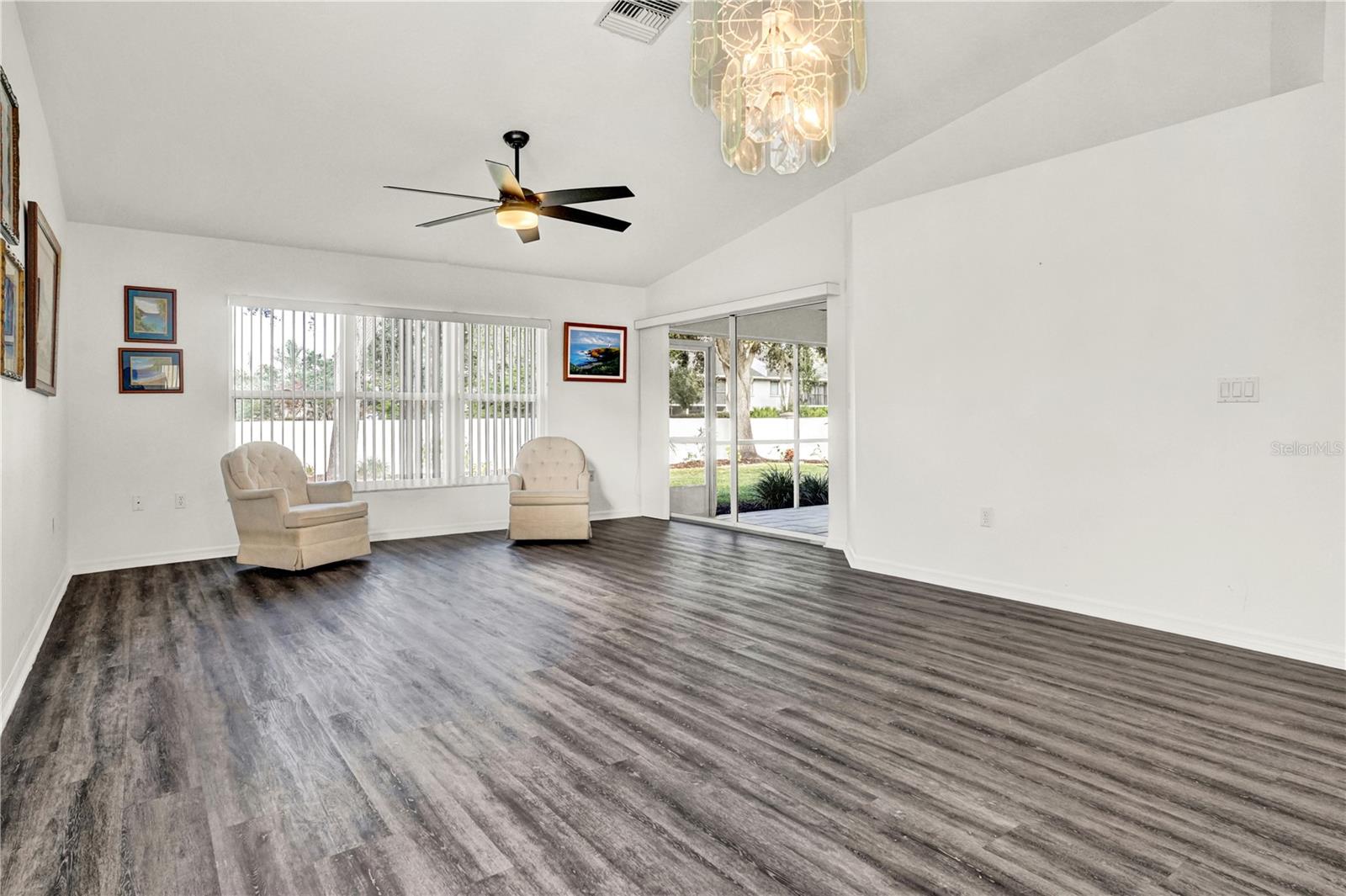 THE VILLAS OF EAGLE CREEK III & IV - Residential