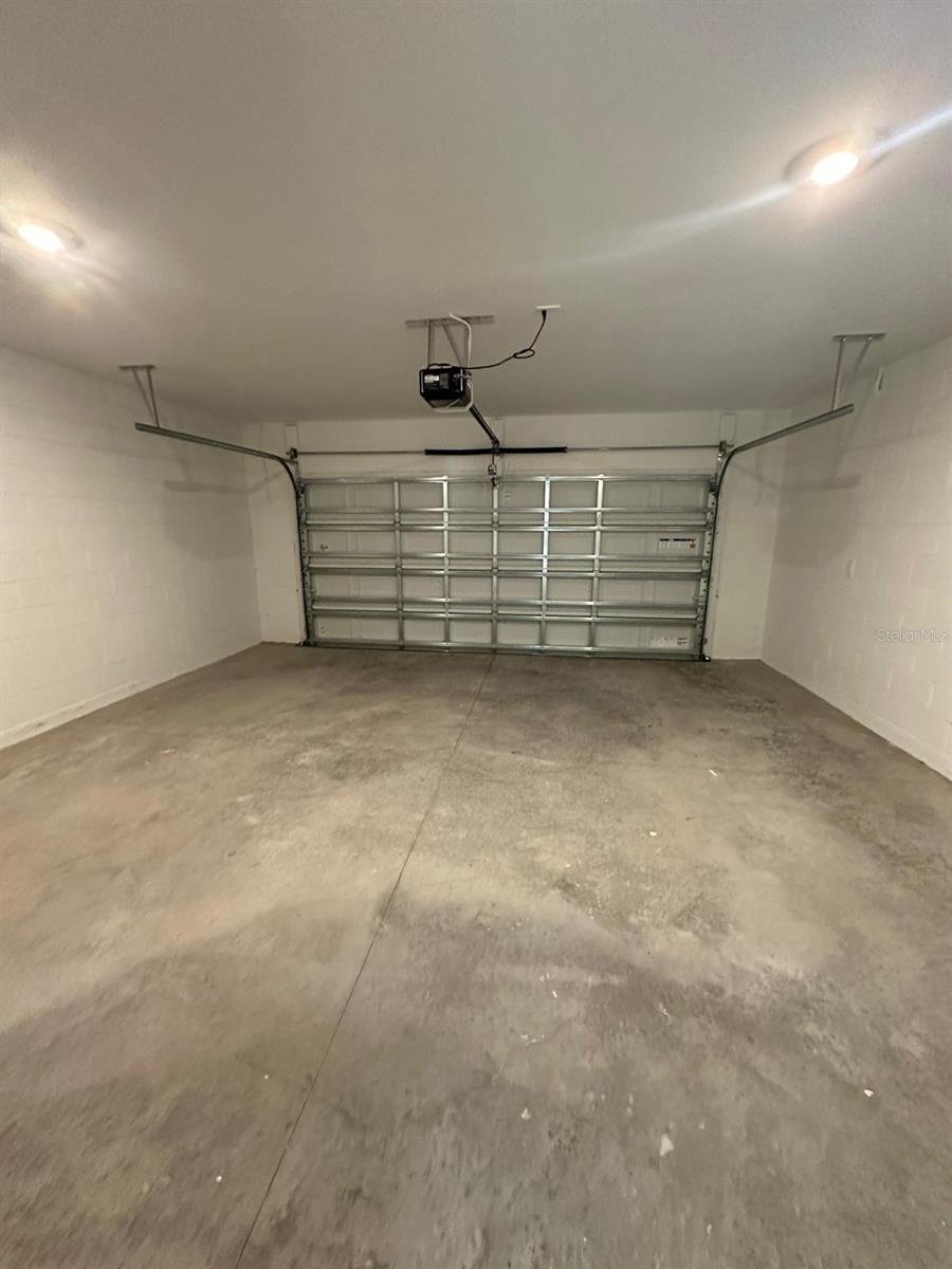 WELLNESS RIDGE PHASE 3 PB 85 PG 28-38 LOT 1101 ORB - Residential Lease