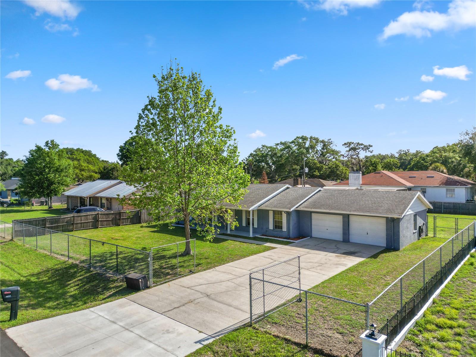 INDIAN WOODS - Residential