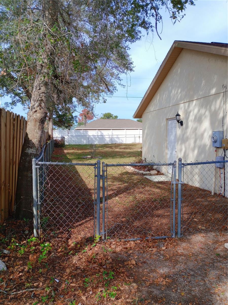 MARION OAKS UN 01 - Residential Lease