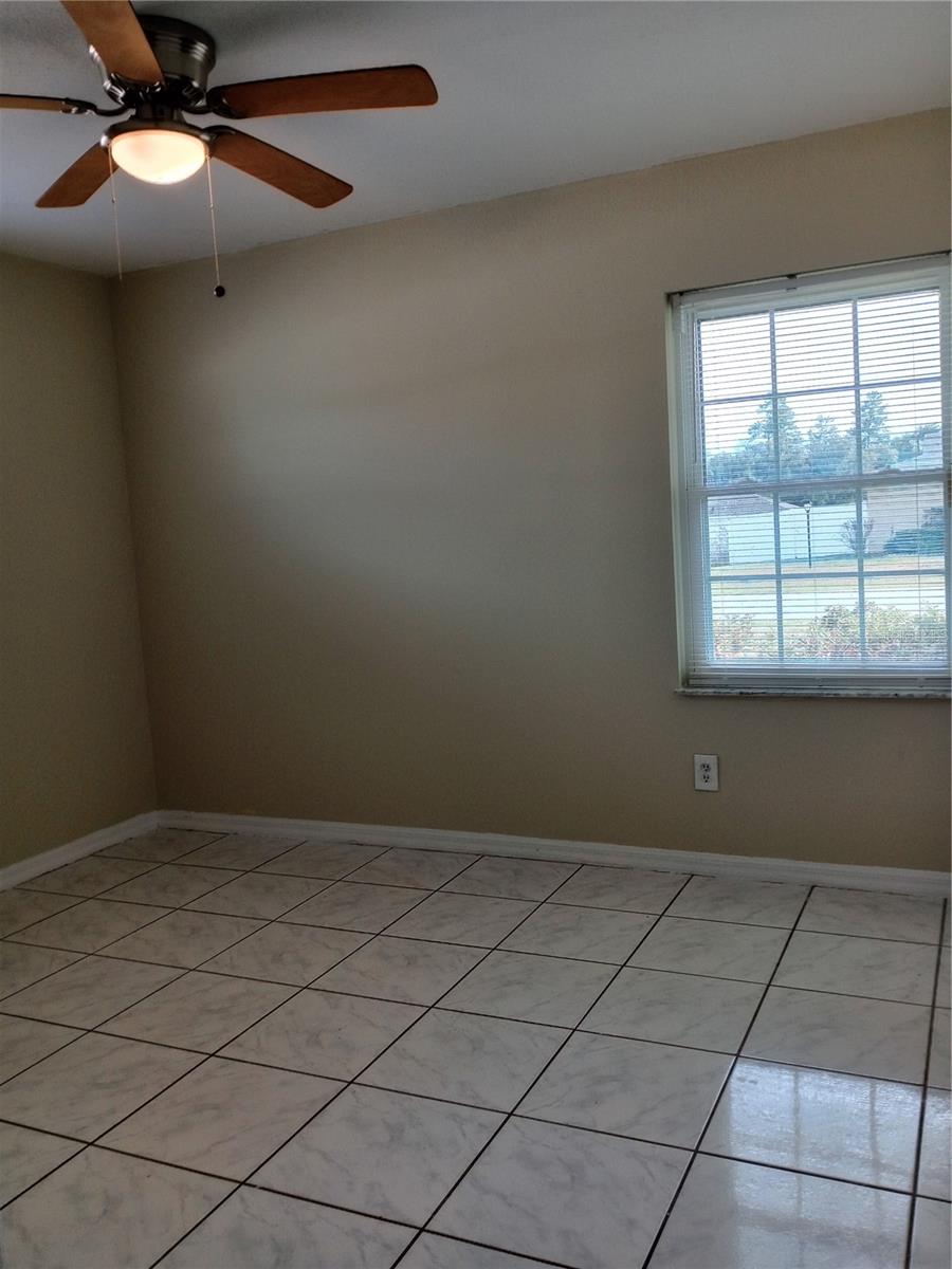 MARION OAKS UN 01 - Residential Lease