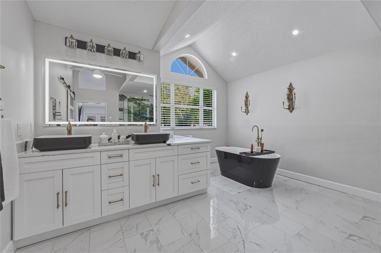 HUNTERS GREEN/FOX CHASE - Residential