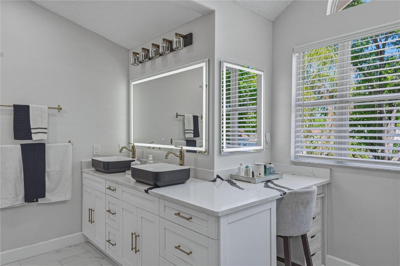 HUNTERS GREEN/FOX CHASE - Residential