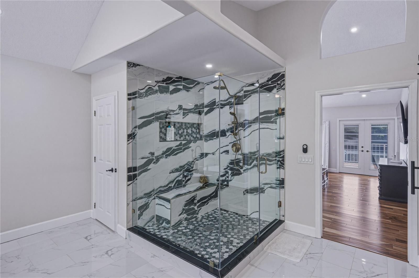 HUNTERS GREEN/FOX CHASE - Residential