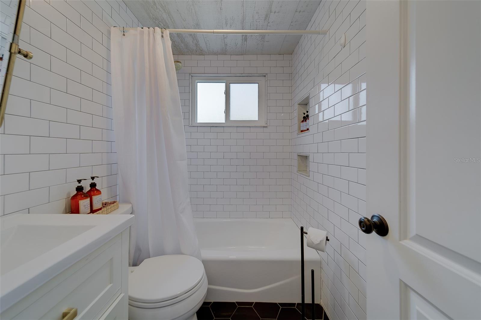 NEWPORT UNIT 2 - Residential