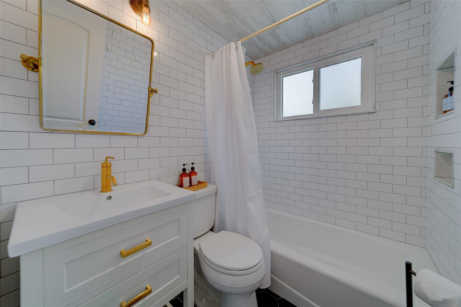 NEWPORT UNIT 2 - Residential