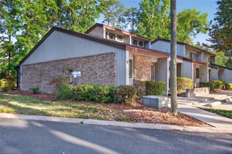 Photo of 2820 NW 39th Terrace, Gainesville, FL 32606 (MLS # GC539667)