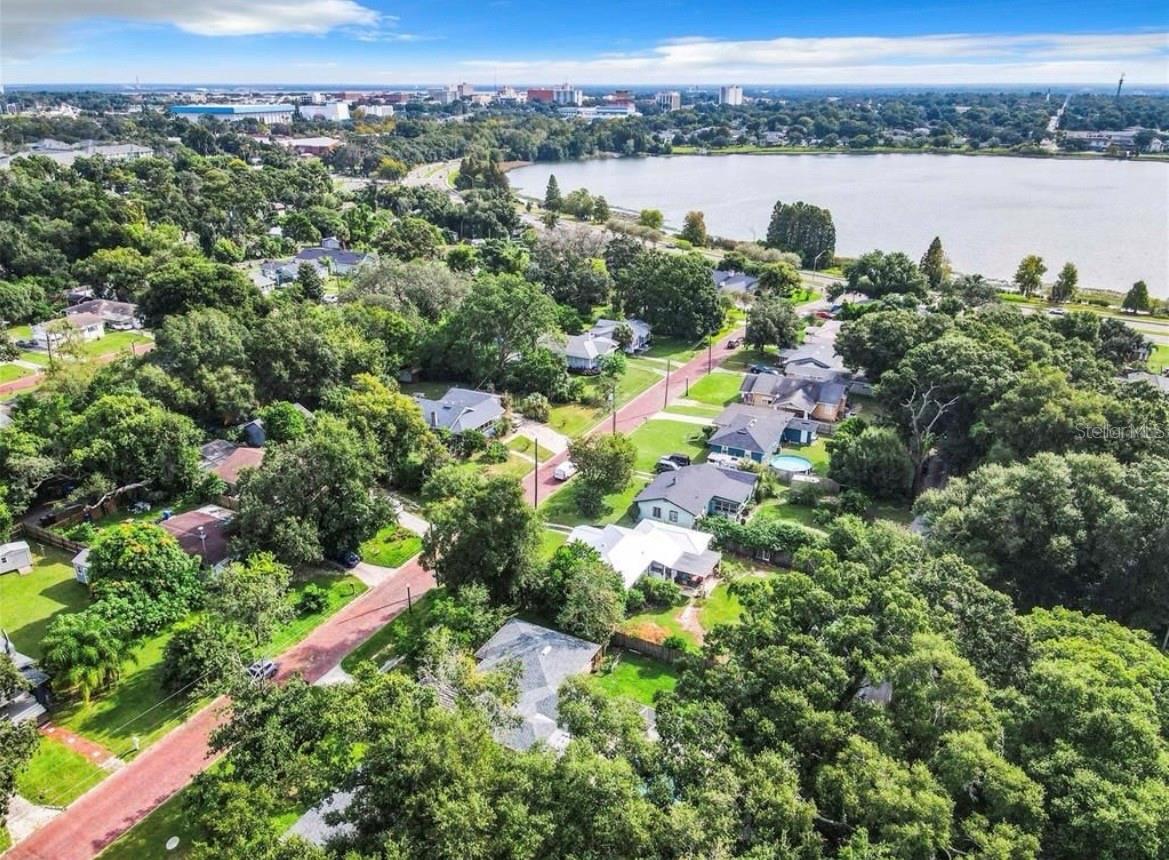 LAKE HUNTER TERRACE - Residential