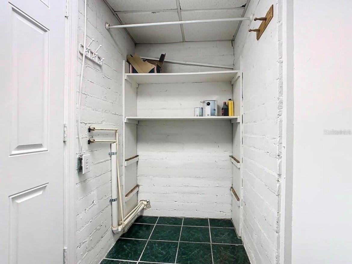 LAKE HUNTER TERRACE - Residential