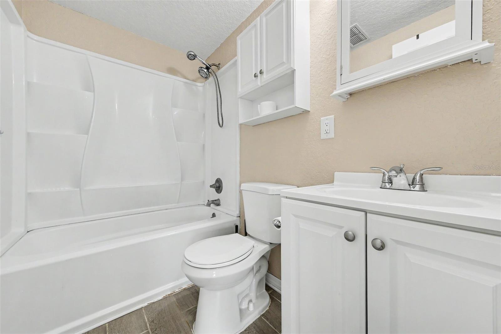 COLONY PARK - Residential