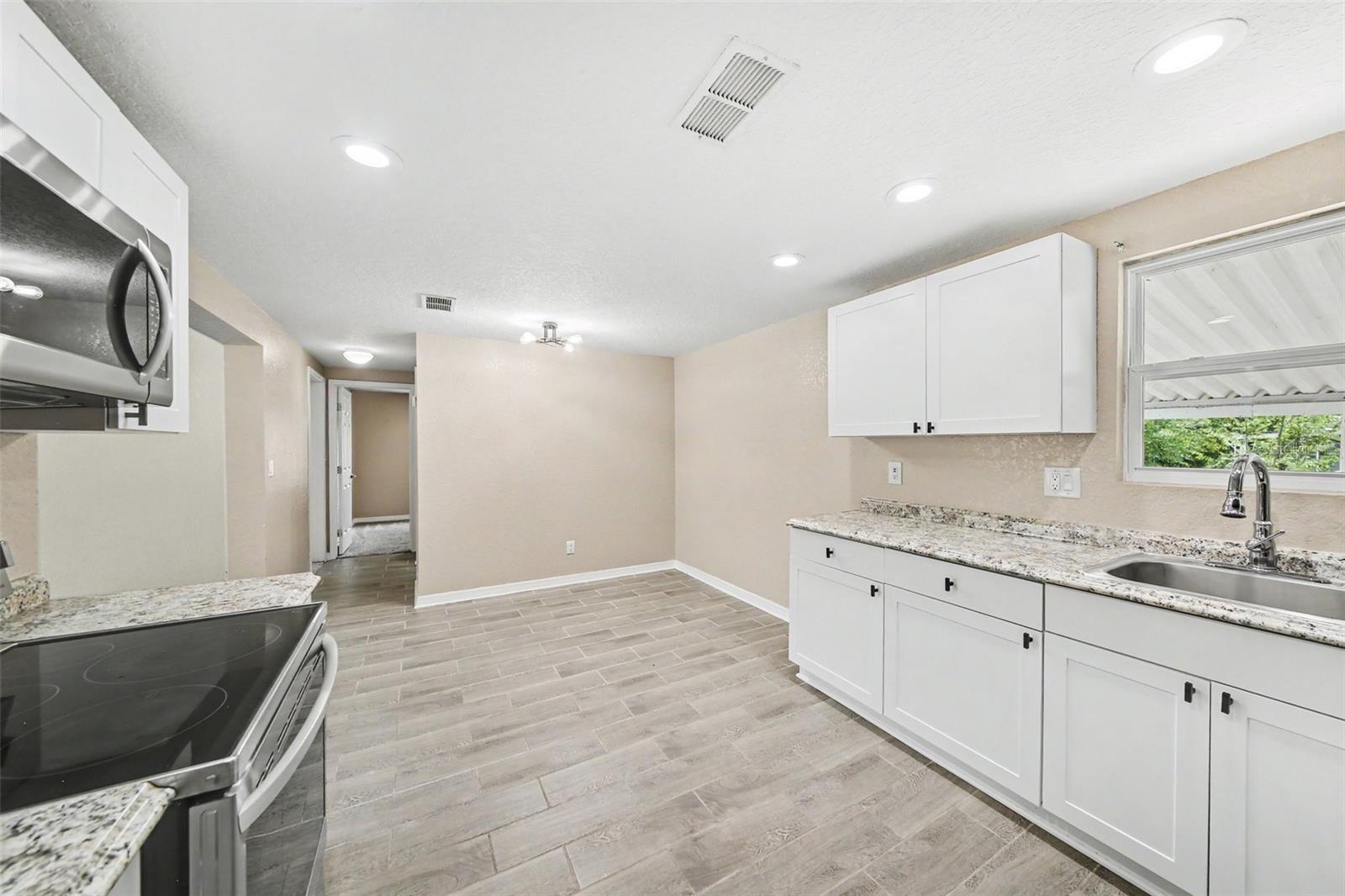 COLONY PARK - Residential