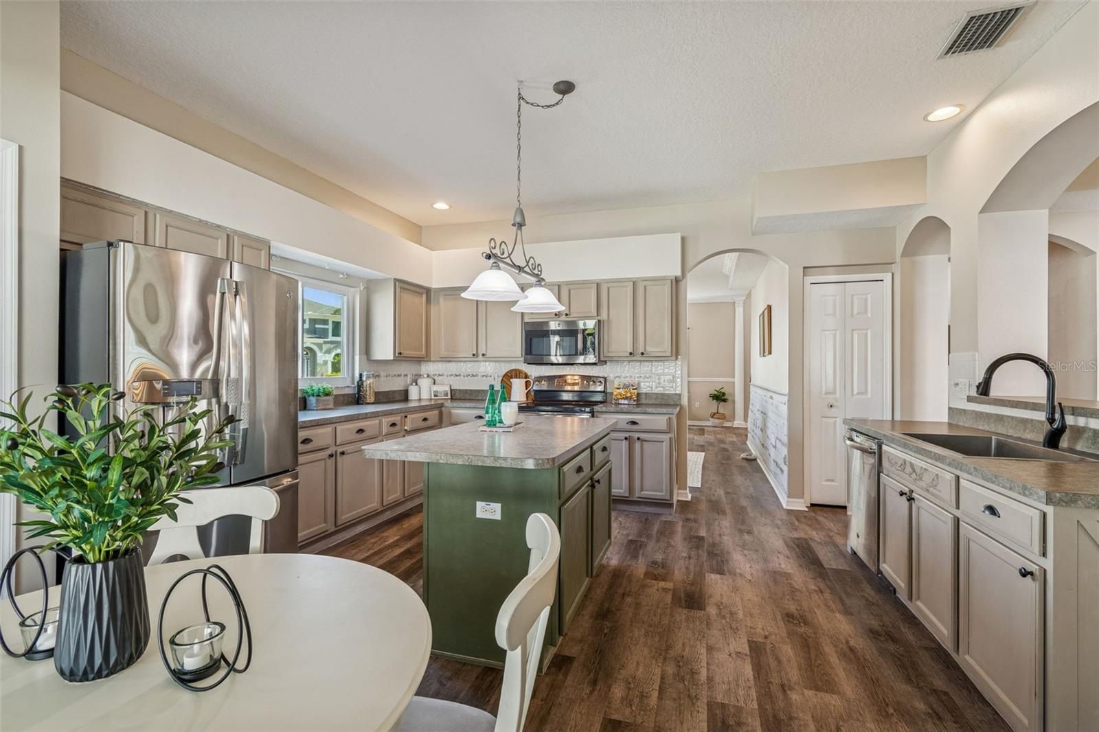 EASTLAKE OAKS PH 4 - Residential