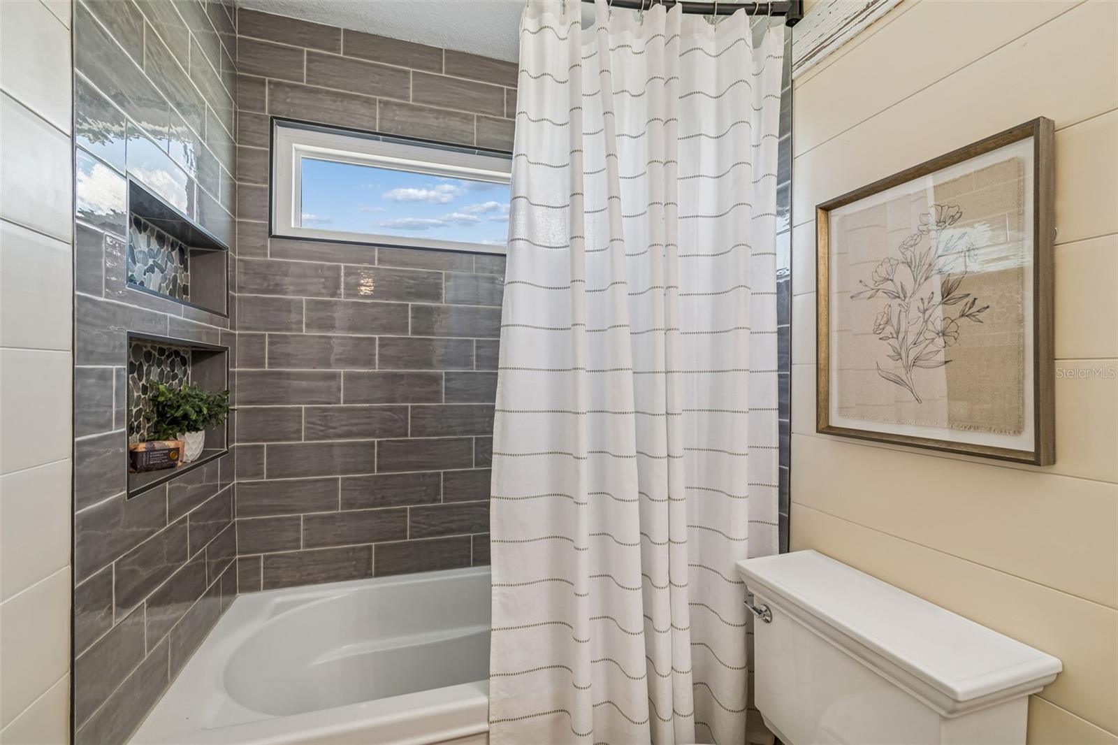 EASTLAKE OAKS PH 4 - Residential