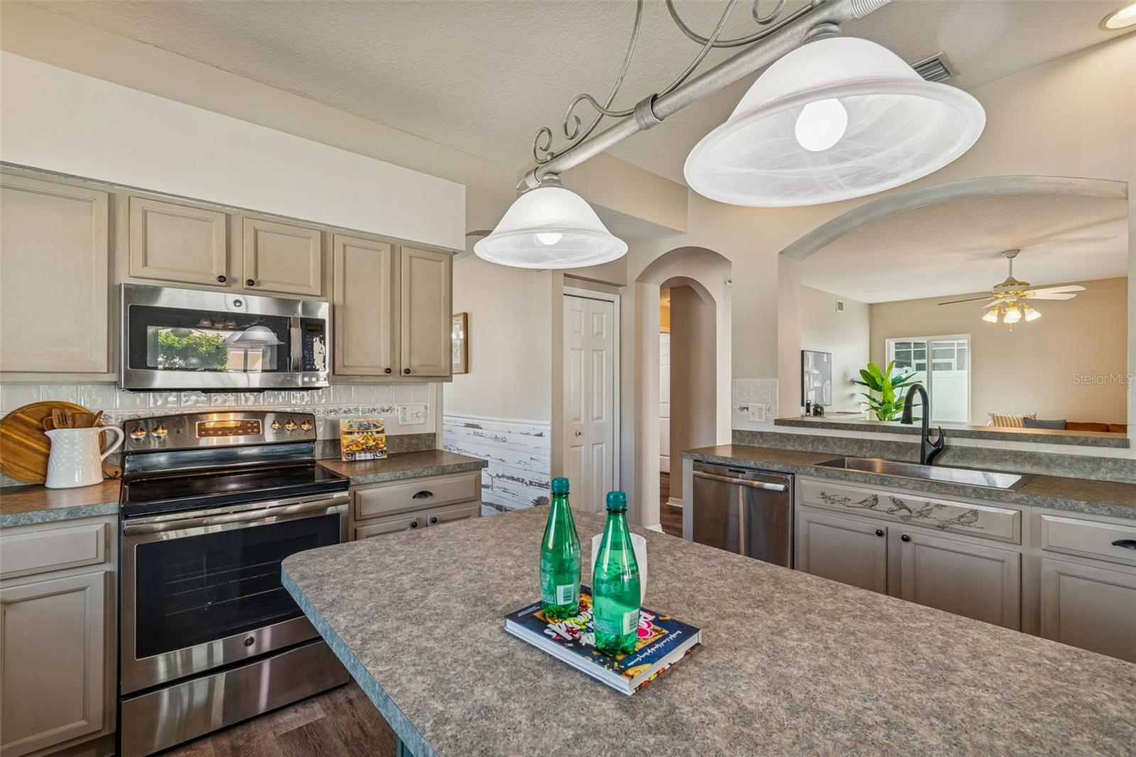 EASTLAKE OAKS PH 4 - Residential