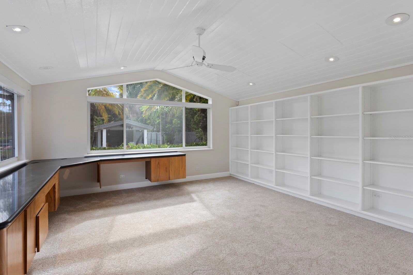 HIDDEN HARBOR - Residential