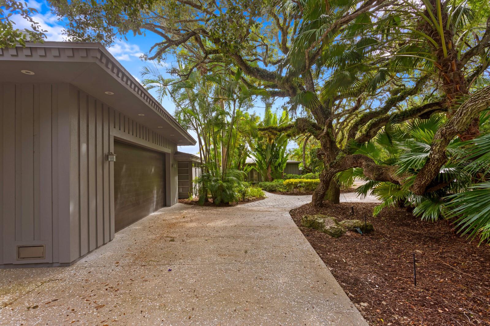 HIDDEN HARBOR - Residential