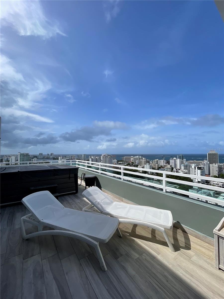 COND. METRO PLAZA TOWERS - Residential