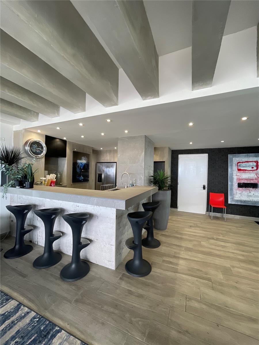 COND. METRO PLAZA TOWERS - Residential