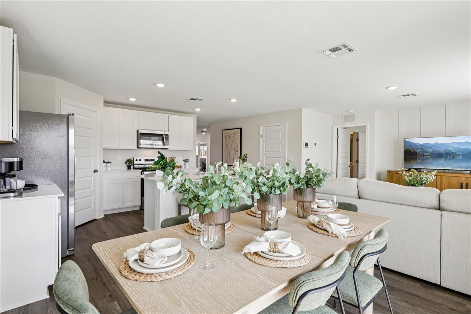 BOULEVARD OAKS - Residential