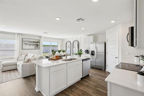 Tiny photo for 215 Skyfield Court, Lady Lake, FL 32159 (MLS # O6407074)