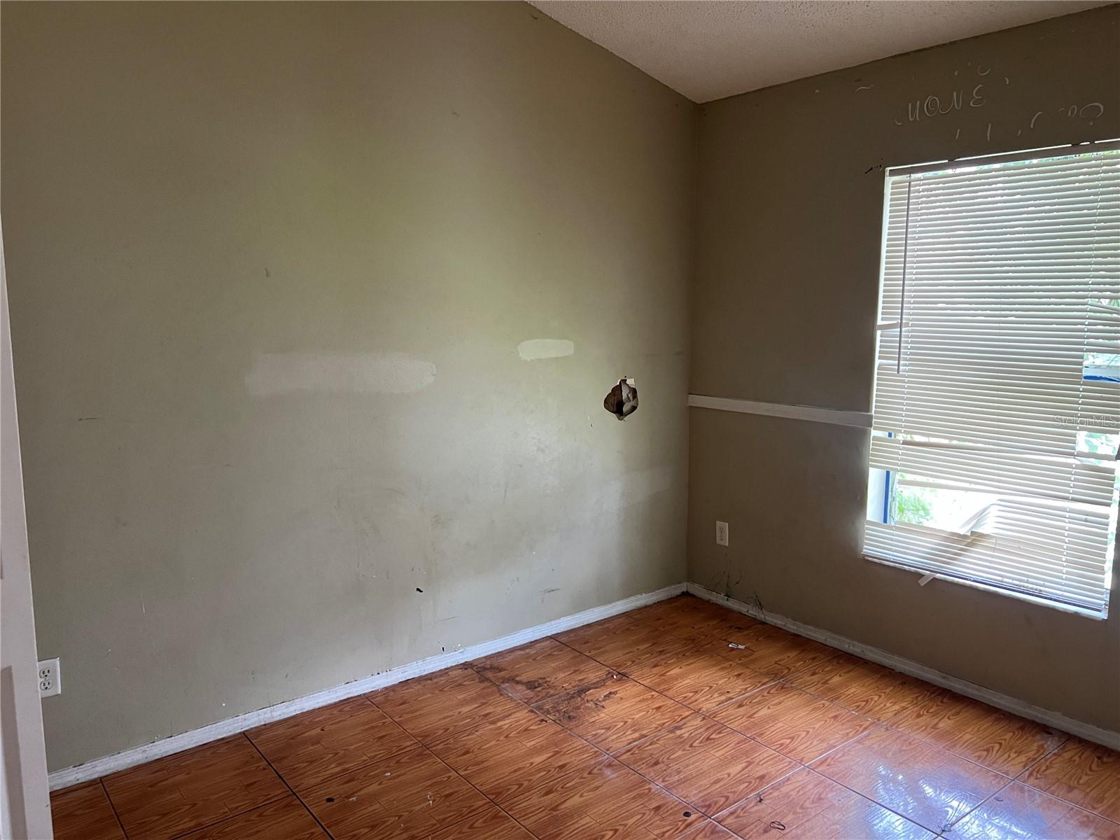 1809 ELM RIDGE COURT