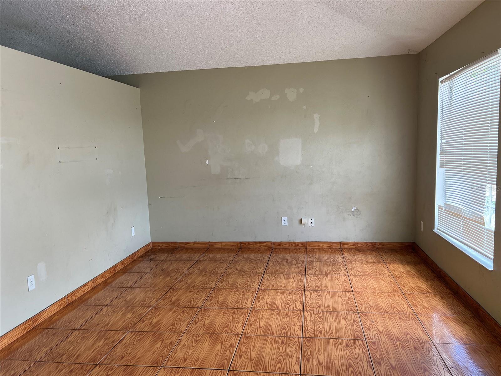 1809 ELM RIDGE COURT
