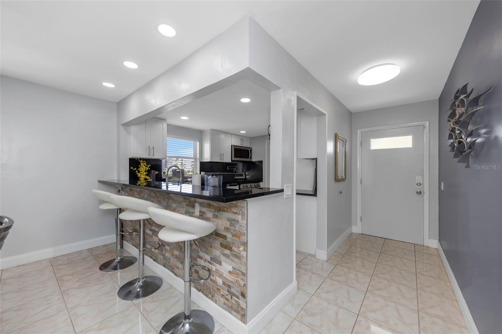 SHORE VIEW BLDG - Residential