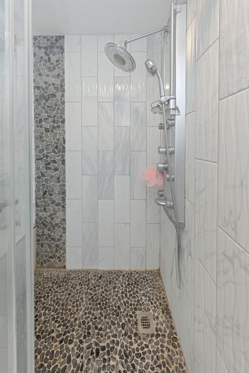 SHORE VIEW BLDG - Residential