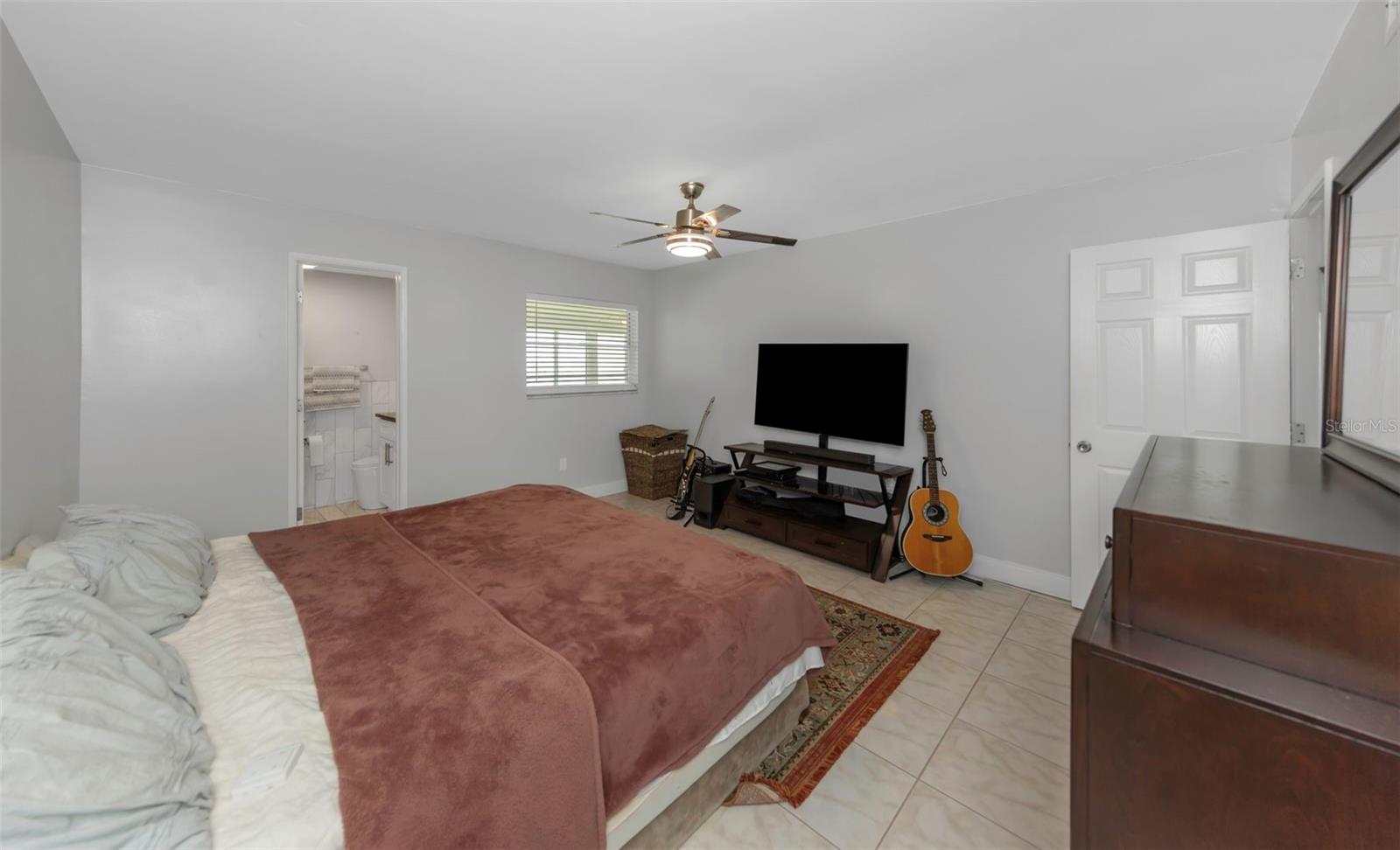 SHORE VIEW BLDG - Residential