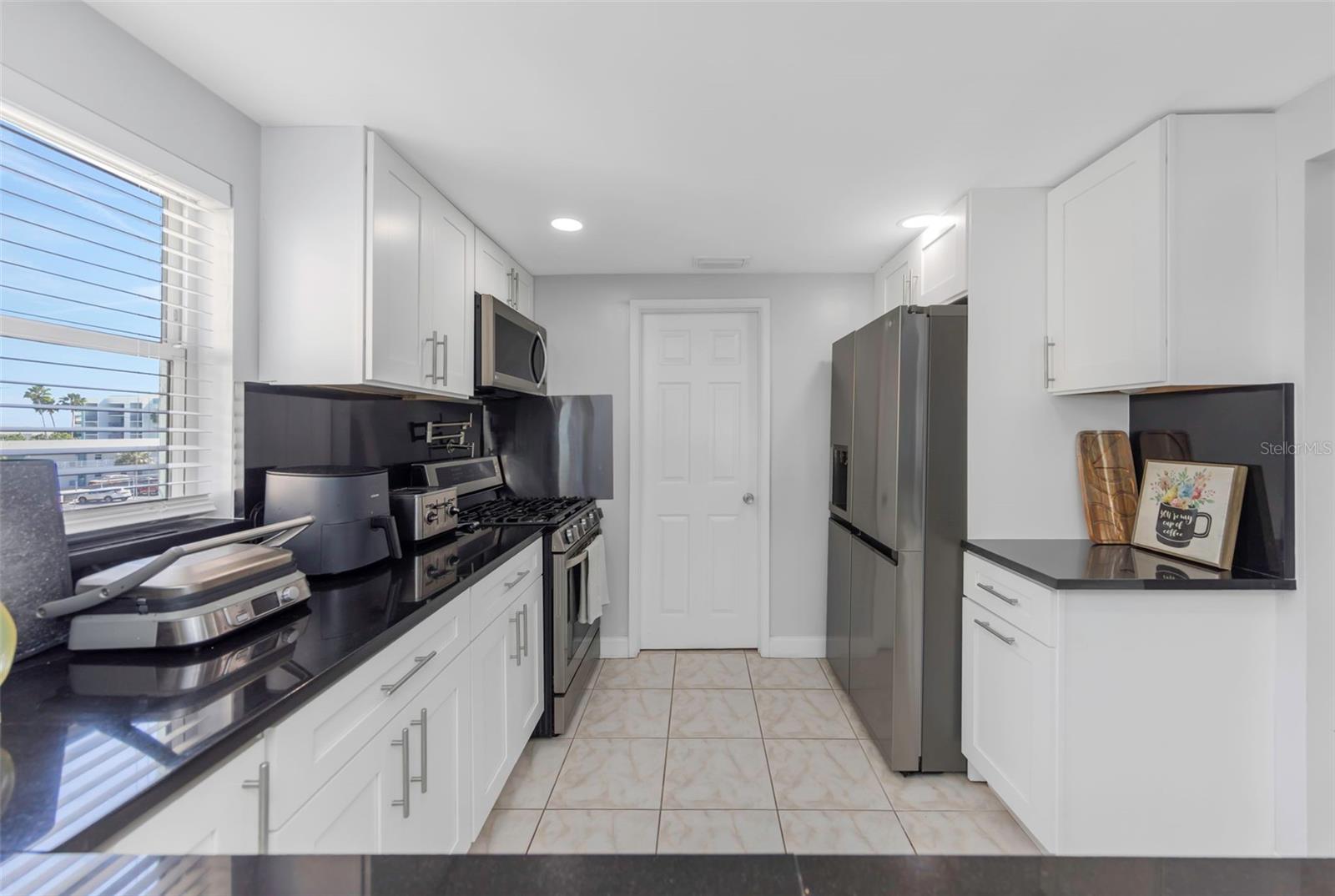 SHORE VIEW BLDG - Residential