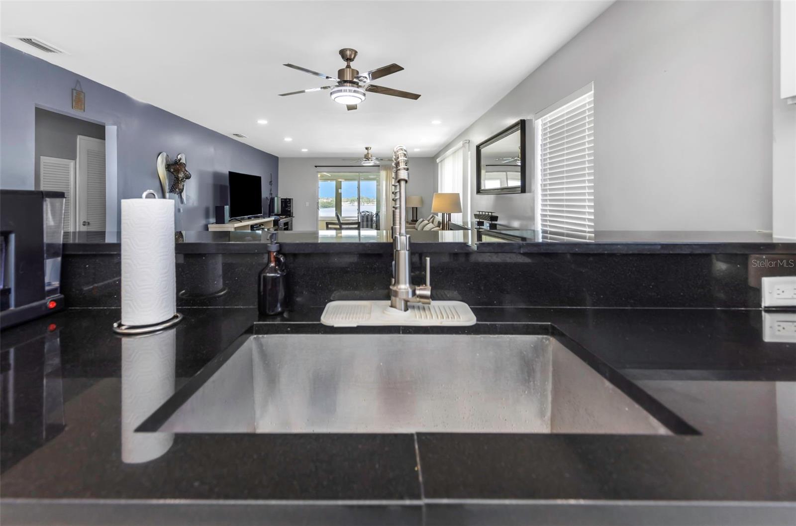 SHORE VIEW BLDG - Residential