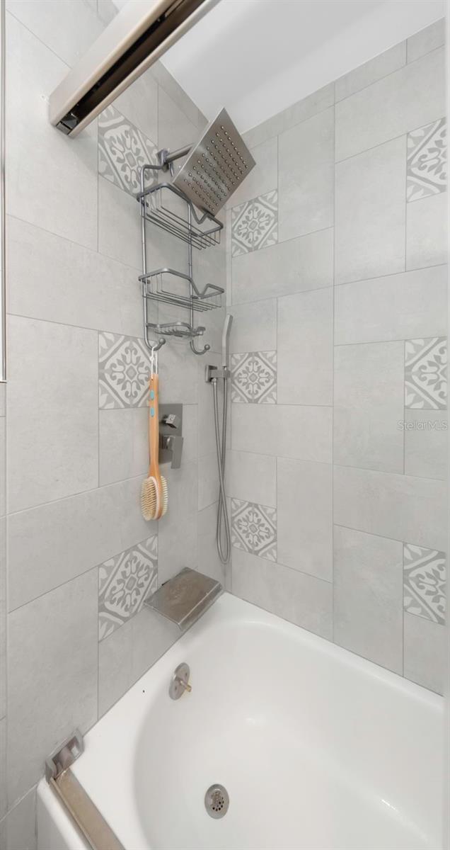 SHORE VIEW BLDG - Residential