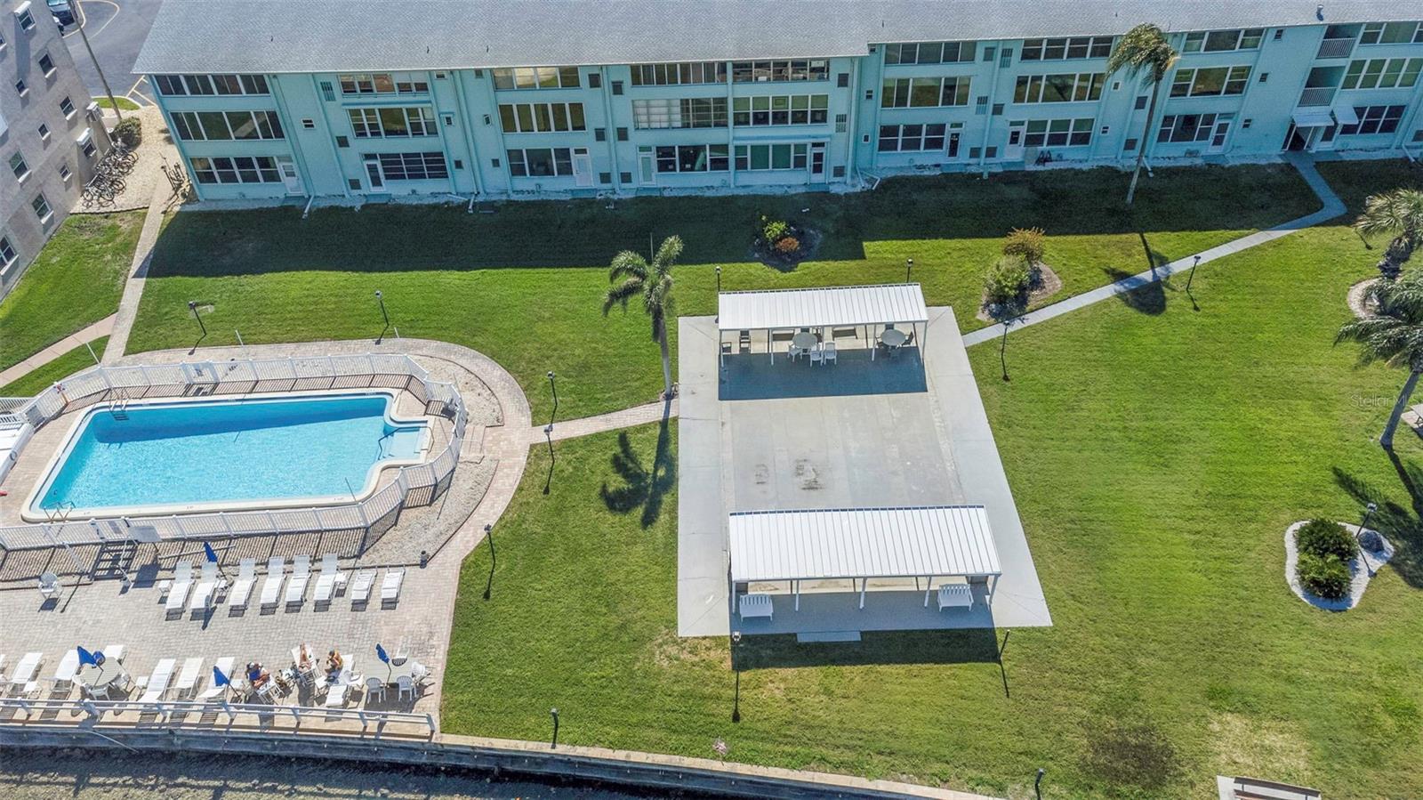 SHORE VIEW BLDG - Residential