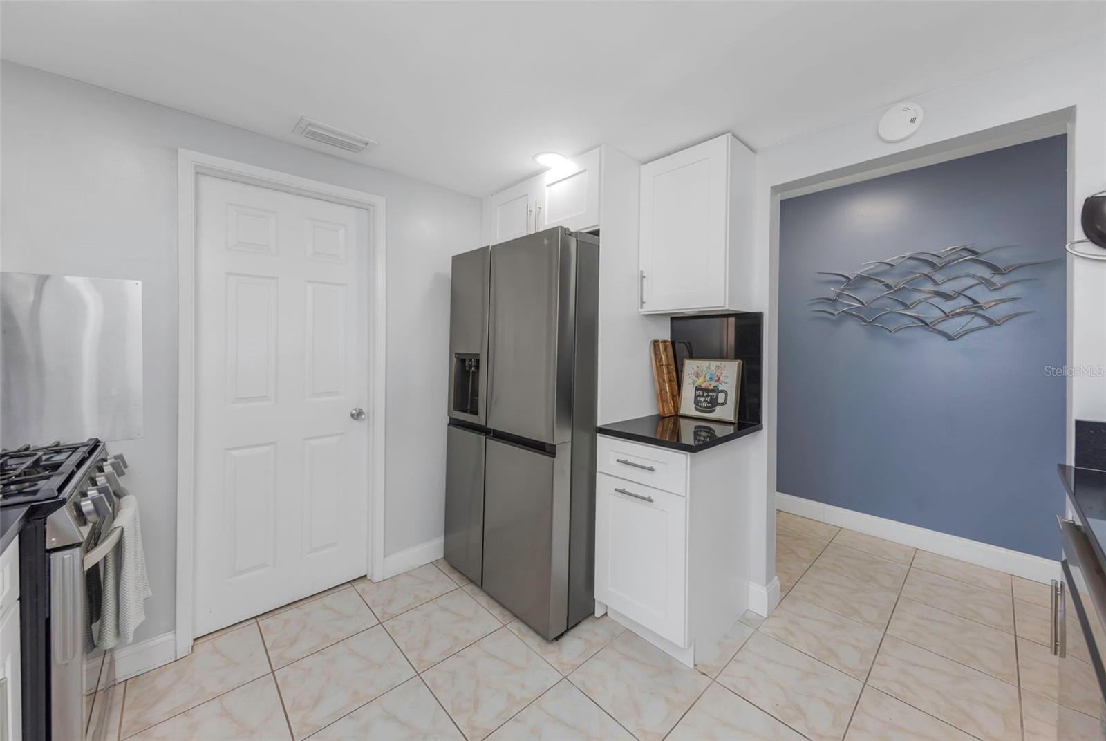 SHORE VIEW BLDG - Residential